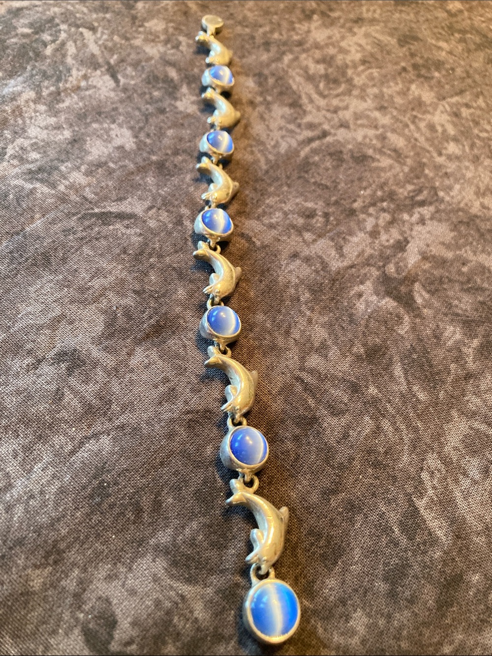 Adorable Dolphin& Blue Cats Eye Bead Bracelet w/ Magnetic Closure